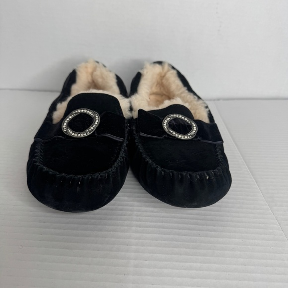 UGG Women's Dakota Slippers - Picture 4 of 7